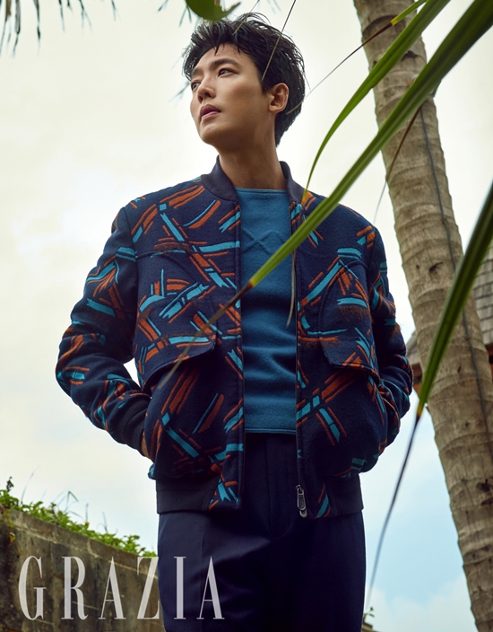 Jung Kyung-hos picture, which was well received for stable acting through the drama Life on Mars, was released.In this photo released by the womens magazine Gorizia, Jung Kyung-ho directed a colorful fashion god in the background of the resort located in Bali Nusadua.It was a modern, simple shirt and a classic design of a McCourt, and it was a fashionista with a colorful graphic design jacket and knit.Through an interview that was released together, I think that we are all very good because we are all good, rather than feeling good after shooting.I am so grateful that I have been able to work with these people so much these days.It is the second work with Lee Jung-hyo, and I think that I can meet this team again as I am happy and happy. Jung Kyung-hos interview and picture with passion for acting and affection for the surrounding people can be seen through the October issue of Gorizia.Photo = Gragorizia