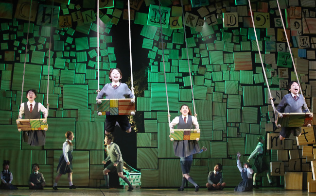 [Herald Review] Musical Matilda packs fun, wit, impressive visuals