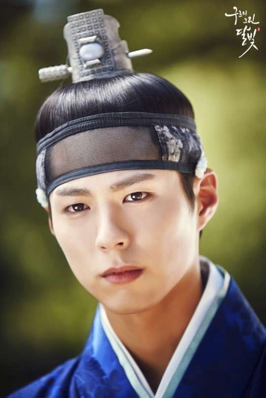 Seven Edu, a middle and high school internet mathematics education company, recently conducted a survey of 654 people.As a result, Park Bo-gum (238, 36 percent) ranked first in Chuseok holiday hanbok is the best star.Kang Daniel (202 people, 31 percent) came in second.Followed by BTS Buy (86, 13%, Park Seo-joon (38, 6%, Jung Hae In (28, 4%, etc.).On the other hand, Park Bo-gum will cooperate with Song Hye-kyo in TVN Boyfriend ahead of the broadcast in November.
