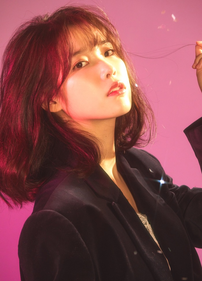 IU is the fourth solo singer to perform solo at the gymnasium.I can see the position of IU, which has become the best solo Lee Su-hyun even in the midst of Lee Su-hyun, a senior such as Giraseong, and an idol group with a powerful fandom.IU, which debuted in 2008, has been celebrating tenth anniversary this year, and is pleased with its fans by releasing tenth anniversary projects one after another.Especially from next month, it was noticed that it will hold a large-scale tour concert in commemoration of debut tenth anniversary.IU, which was called National Sister and loved as a cute and friendly image, has grown into a sound queen for 10 years, building musical capabilities gradually.Re-examine the path he has walked for the IUs debut tenth anniversary.IU made its debut with its debut song Amia Moretti.The Amia Moretti stage was a string arrangement reminiscent of a magnificent symphony, and the mature vocals of IU, who was a junior high school student at the time, made a strong impression on the public.But he didnt see the light at the same time as his debut.In terms of time, when IU debuted, a large number of second-generation idols appeared to lead the flow of the music industry, and the concept of a young singer singing a sad ballad was not enough to get a hot response from the public.The IU began to raise public awareness a year later when it began to show youthful dance songs that emphasized the image of the girl, including Boo (BOO), Mashmallow, and duet Nansori sung with 2AM Imsung.It was a good day in 2010 that made the IU a national sister.IU expressed this song with a shy cute performance with a shy confession of the girl, and showed off its charm by digesting the three-stage treble with explosive singing power.Since then, he has revealed his talent as a singer-songwriter with his own song Meet me on Friday.In addition, IU showed a variety of charms by increasing its activities with entertainment and acting such as Hero Hogel, Dream High Season 1, and Best Da Yi Shin.Looking back on the past decade, IU had a hard time, of course, and there were times when it shocked fans when photos taken with Super Junior Eun Hyuk were released on SNS.Various speculations have not ceased for a while in the position of the agencys explanation.The Lolita controversy of the fourth mini-album Chatsher released in October 2015 brought the biggest Danger to the IU since its debut.It was the first production album that IU showed great affection, but the album photo and the song Jeje were caught up in the Lolita controversy.In the end, IU said, I did not write lyrics with the intention of sexualizing a five-year-old child. However, I was excited and wanted to be praised because it was the first album produced.So there were many mistakes, he officially apologized.After his debut, he hit the biggest Danger, but the IU continued its activities.In the second half of that year, he performed a national tour concert. In 2016, he was cast as the heroine of the drama Lovers of the Moon - Bobo Sensei and sold out only for the activities of Acting.As Lee Su-hyun, Danger eventually passed on to Passion on Music; in April last year, IU releases its own-produced album, palette.If you honestly revealed yourself in a different form of drama and drama in Twenty-three, palette formed a consensus with the fact that you know about yourself.The title song was featured by Big Bang Dragon, and it expanded the musical spectrum by collaborating with Lee Su-hyun, who combines genres with generations such as Sun Woo-jung, Oh Hyuk and Sam Kim.The delicate tone and lyrical sensibility of the IUman attracted the audience back.It is a friendly IU to fans more than anyone else.IU, which debuted this years tenth anniversary, opened a commemorative project sequentially, and first took care of fans who did not spare a long time.The beautiful heart that loved the fans stood out.Recently, IU donated 100 million won to the Green Umbrella Childrens Foundation, a childrens welfare organization, in a joint name with fan club Yuana.In return for the fact that many fans have continued to do good in the name of IU, they donated with the name of Yuana.From late October to December, we will hold tour concerts in seven cities in Korea and Asia and meet fans.IU has been looking for fans every year with solid performances, so there is already a lot of expectation on this tour.In this concert, it is expected that you will be able to meet the stage of the IU hit songs that have been loved for 10 years and the debut.It is said that IU is carefully preparing for the performance which has a special meaning to myself.IU, which has been loved by constant passion about music and challenges to various genres as well as the carefulness of taking care of fans, is this the driving force that made him long.This is why we expect the next 10 years to be infinite.