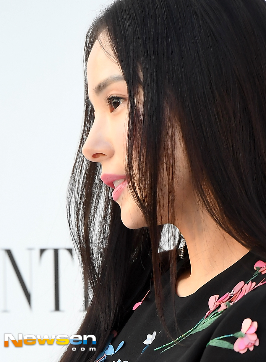 Sun Min Hyo-rin What was your first official appearance after marriage? Valentino SpA Photo Call Event was held on September 28 at EAST Plaza, Galleria Luxury Hall, Gangnam-gu, Seoul.Min Hyo-rin attended the day.Jung Yoo-jin