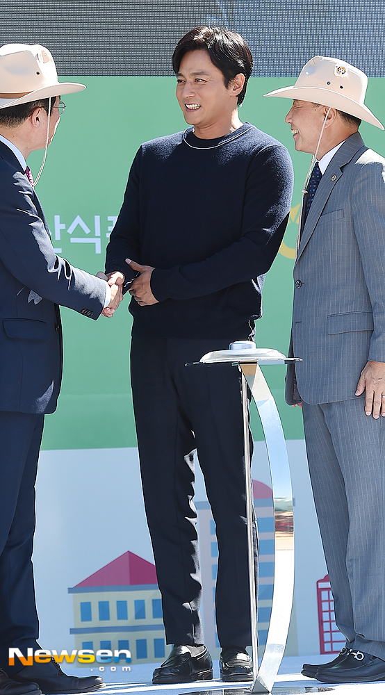 The 5th Handon Day Event was held on September 29th at the special stage of Seoul Land in Gwacheon, Gyeonggi Province.Jang Dong attended the meeting.You Yong-ju