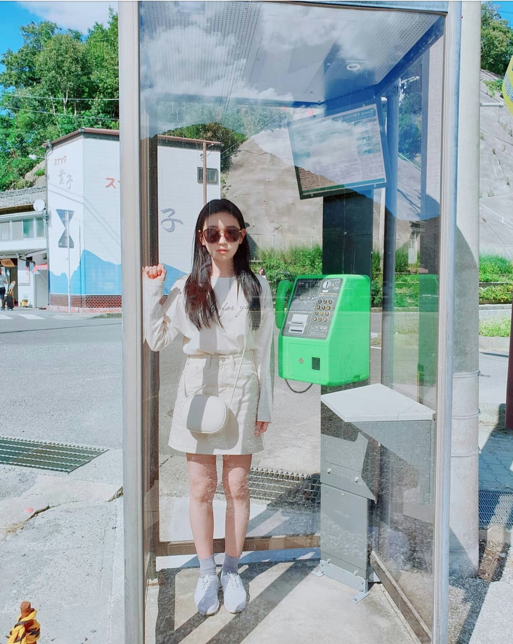 Kim Seul-gi showed off his visuals during the show.Actor Kim Seul-gi posted an article and photo on his Instagram on September 29, Is it right there in 2018?Kim Seul-gi, in the open photo, is inside the Payphone box and has a retro atmosphere; while still a student, beauty steals her gaze.kim ye-eun