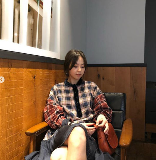 Sohee, who is also a former Wonder Girls and actor, has released a relaxed and comfortable routine.Today, 30 days, singer and actor Sohee revealed his daily life through his personal Instagram account.In the open photo, Sohee sits on a comfortable cafe sofa that seems to be out and takes a shy pose. Especially, she wears a unique detailed checkered southern part and makes her unique fashion sense stand out.On the other hand, Sohee leapt to the movie actor after the singer activity and made a strong impression in the movie Train to Busan.Recently, it has been known that it will sign exclusive contract with BH Entertainment and continue various work activities, raising the expectation of fans.Sohee Instagram capture