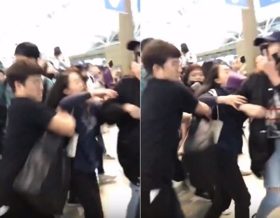 The controversy arose over the fan assault of the group Wanna One Manager; the agency apologized for the managers overreaction and promised to prevent a recurrence.However, criticism is followed by the behavior of Manager, which is difficult to understand common sense.Short footage made headlines online last weekend; the footage showed a man pushing three women into the wall at the airport.In another video, a man in black is pushing a woman down.The man in the video was the manager of the group Wanna One.It is a video that captured the moment when Wanna One Manager restrained fans who came to see Wanna One leaving for Incheon International Airport to attend the 2018 KCON 2018 in Bangkok, Thailand on the 29th.It was a short video of about 5 seconds, but it was shocking to push a woman with a strong force that was hard to cover her body.It was seen as a one-sided assault because there were no idol members nearby and it was a slow walk away.So the video, named Wanna One Manager fan assault, spread quickly.On the morning of the 1st, the agency announced its official position with an apology.Swing Entertainment said, I am sorry to have caused the fans to worry about the controversial video online. The manager said, We are deeply reflecting on the overreaction and will be disciplined.I also promised to carry out thorough education in the future.Comment was running to criticize the man in the video when it was confirmed that Wanna One Manager was right.There were various comments ranging from the opinion that it should be said instead of pushing to the opinion that it is the level of anger control disorder.I do not know what happened to Li Dian, but there were many reactions that acting like a video was a problem.There was an opinion that we should see exactly what the situation was: the length of the video was so short that it was difficult to grasp the context after the event Li Dian.It is pointed out that the polar fan culture that tries to approach the idol too closely is a problem.Instead of assault, the agency used the term overreaction. At the same time, he promised Relapse Prevention Counseling Workbook through education.However, whatever the postwar situation, the action of the video was obviously an unusual act closer to assault than overreaction.I did not have an idol member nearby, and I just pushed the walking fan hard enough to fall.It is also necessary to look back on the polar fan culture, but should not we first consider whether it is right to use violence to protect our idol?Was Wanna One Managers actions assault or overreaction?