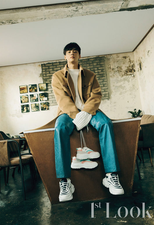 The drama My ID is a picture of Cha Eun-woo, who is busy with his daily life after the end of Gangnam District Beauty.The filming was based on the concept of Dating with Face Genius Cha Eun-woo, which was held at a cafe in the traditional market alley of Euljiro, which is emerging as a new hotspot for young people.Cha Eun-woo showed the spirit of a boyfriend look he wanted to follow.On weekdays, he attracted attention with his natural appearance, such as directing the scene of holding feminization by walking through the alleys and cafes of the defense market.The filming scene was filled with the elasticity of the staff every time I pressed the shutter on the appearance of Cha Eun-woo, who transformed into a perfect boyfriend.It is so perfect face that it is perfect without help in hair makeup, said female staff.He was ashamed of the favorable reviews on the set, but he responded with a perfect pose, as he had a busy schedule without any break until the day before shooting.I feel different because I shoot in a unique space, and I think there is a power to give space, he said.Cha Eun-woo is approaching fans with various appearances through new drama and group Astro activities after the drama My ID is Gangnam District Beauty.The entire picture of Cha Eun-woo, a face genius that can be collected by a boyfriend, can be found through First Look 164, which is published on October 4th.first look offer