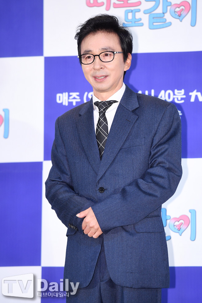 Cable TVN Standardly together production presentation was held at CJ ENM Center in Sangam-dong, Mapo-gu, Seoul on the morning of the 1st.Park Mi-sun, Lee Bong-won, Yi-young Shim, Choi Won-young, Kang Sung-yeon, Kim Gaon, Choi Myeong-Gil, Kim Han-gil, Kim Gook Jin and Kim Yu-gon CP attended the ceremony.Together is a couples Travel reality that shows a couple leaving together with a traveler, but her husband and wife travel toward according to their taste.26-year comedian couple Park Mi-sun Lee Bong-won, 5-year actor couple Yi-young Shim Choi Won-young, 7-year actor couple Kang Sung-yeon Kim Gaon, 24-year actor couple Choi Myeong-Gil Kim Han-gil left Travel together to understand the differences I plan to convey the pleasure of discovering the spouse who did not know about my long marriage.tvN together production presentation