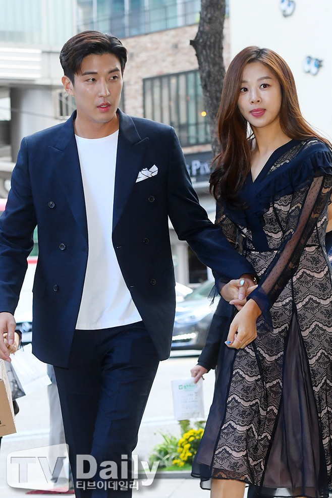 Kang Kyung-joon and Jang Shin-young are attending the launch of the bed brand at the headquarters of Lotte Department Store in Jung-gu, Seoul on the afternoon of the afternoon.[S brand Event