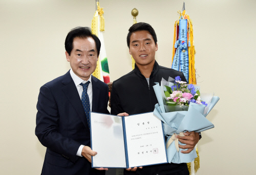 정윤성 이미지