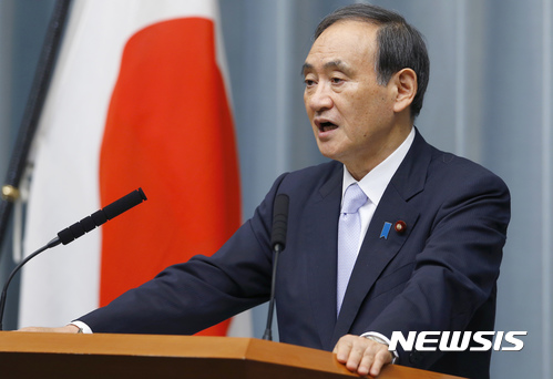 【東京=AP/ニューシース】スがヨシヒデ日本官房長官が 3日東京総理官邸で改閣名簿を発表している. 2017.08.03