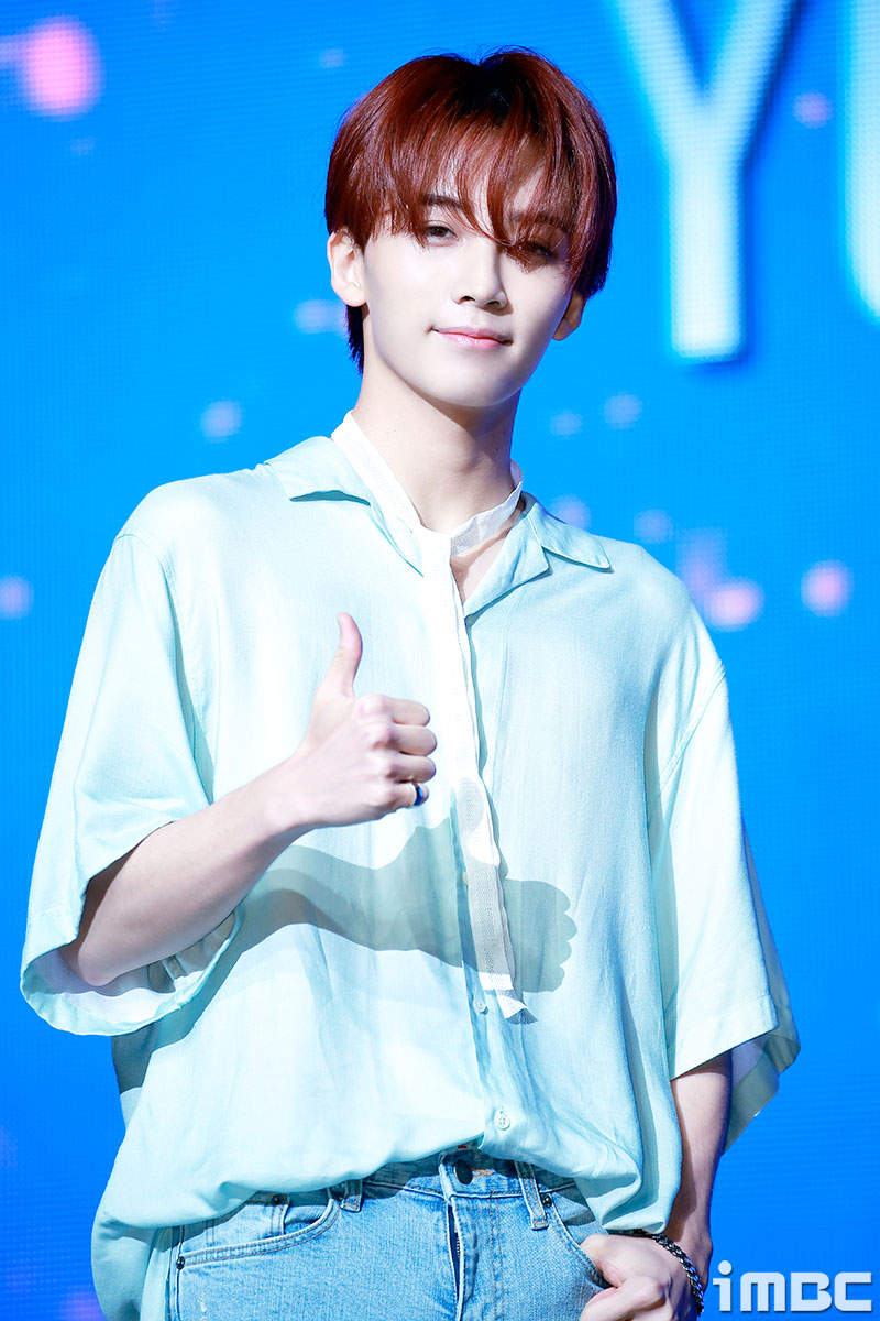 Today, October 4, is the birthday of Seventeen Yoon Jeonghan (real name Yoon Jeonghan).Yoon Jeonghan, a warm visualist who took a snow stamp on the public with Idol, who is more beautiful than a woman with a long-haired Pledice, is a member of the Toei Animation.1995. 10. 04. Seventeen Yoon JinhanOn the birthday of Yoon Jeonghan, I opened the behind-the-scenes behind the is hard drive!The above photos are a picture of Yoon Jeonghan, who met at the YOU MAKE MY DAY showcase last summer and the Radio Star 2018 Childhood recording site in August.On the other hand, Seventeen recently made headlines for the opening stage at the Cho Yong-pil 50th anniversary concert.iMBC Imitation  Photo iMBC