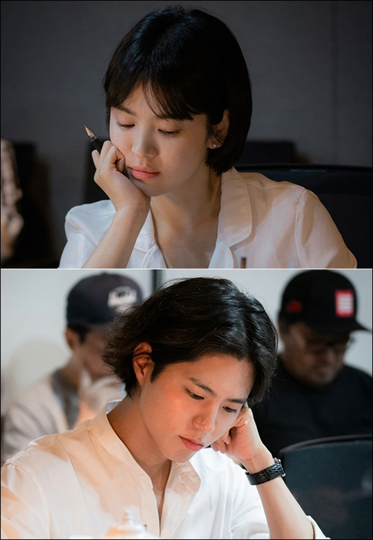 <p>Song Hye-kyo and Park Bo-gum meet to raise the expectation of TVN new drama Boyfriend of the first and the pleasant transcript reading scene was released.</p><p>TVN, the first TV drama to be released in November, will feature a new tree drama Boyfriend (play Yoo Young-ae / director Park Shin-woo / production factory) Kim Jin-hyuk (Park Bo-gum minutes) started with a casual encounter with the romance drama is expecting.</p><p>The first transcript reading of Boyfriend was held in Sangam-dong in August. Yoo Young-ae and Song Hye-kyo, Park Bo-gum (Kim Jin-hyuk), Chae Hyeon-Yeon, Kim Chang-seok, Kim Ji Hyeon - Kim Jae Heun - Lee Jae Hee - Lee Jae Hee - Lee Jae Hee - Kim Jae Heun - Lee Jae Hee - Kim Jae Hee - ) - Lee Si-hoon (Park Han-gil), etc. All the cast members showed off the limited express chemi since the first meeting.</p><p>In particular, Song Hye-kyo, the daughter of a politician, who played the role of Ex-jongbu daughter-in-law Chae Soo-hyun, who could not live his own life for a moment, In addition, he melted all the staff with melodious craftsman who melts his emotions in a word.</p><p>In addition, Park Bo-gum, who plays Kim Jin-hyuk, who plays the role of young Jin Jin-hyuk, plays the role of young Jin Jin-hyuk. As much as a refreshing appeal to make everyone smile. Furthermore, he was thoroughly prepared for his first transcript reading, and he was amazed and impressed by his English dialogue and acting.</p><p>Above all, Song Hye-kyo-Park Bo-gum shows a gentle tone of voice and breathing, and transcript reading shows that it has provoked an explosive romance and provoked everyone. So the anticipation is amplified in the fateful love story that two people draw.</p><p>In addition, Song Hye-kyos driver and good friend Nam Myeong-seok, Ko Chang-suk, showed off the lyme of licorice, while Song Hye-kyo, a secretary of the secretary, showed Song Hye-kyo and his friend Kimi. In addition, Song Hye-kyo played a role in the mother-in-law, Song Hye-kyo in the parent role, Moon Sung-keun in the Nam Ki-ae and Park Bo-gum in the parent role Shin Jung Geun-Paek Ji Won. In addition, Kim Hye Eun - Kim Joo Heon - former Sony - Kwon Ji Hoon - Lee Sihoon also showed the best breath with the acting power completely dissolved in the character.</p><p>Like this, the entire cast of Boyfriend including Song Hye-kyo-Park Bo-gum filled up the Transcript Reading scene with pleasant chemistry that does not endure the smile and laughter of the scene. Director Park Shin-woo of the Boyfriend said, I am looking at the faces of the members of Komai, and I think that I should do really well. I will try to be a more honorable work when I finish. Yoo Young-ae writes, I would like to say that I am very grateful, and the remaining scripts are also the characters that I have selected, and I will write them hard and effortlessly. The actors responded with strong applause.</p><p>Boyfriend crew members said, It seems that the combination of the actors that can not be seen again was done in this drama. Song Hye-kyo - Park Bo-gum was a fun Transcript Reading which showed fantastic breathing and acting ability of all actors. Actors and staff will cooperate in November, and I will visit you with a love story that will make you feel sick.</p><p>On the other hand, the TVN new drama Boyfriend is the talented Yoo who played the drama Dann Tara of South Koreas top star Song Hye-kyo-Park Bo-gum and the movie The Gift of Room 7 Young-ae director Park Shin-woo, who was acknowledged for her sensational performance with the drama Avatar of jealousy and Angel Eyes, and the drama Why is Kim Bissho? , And The Sun of the Lieutenant. It is scheduled to be broadcasted first in November.</p>