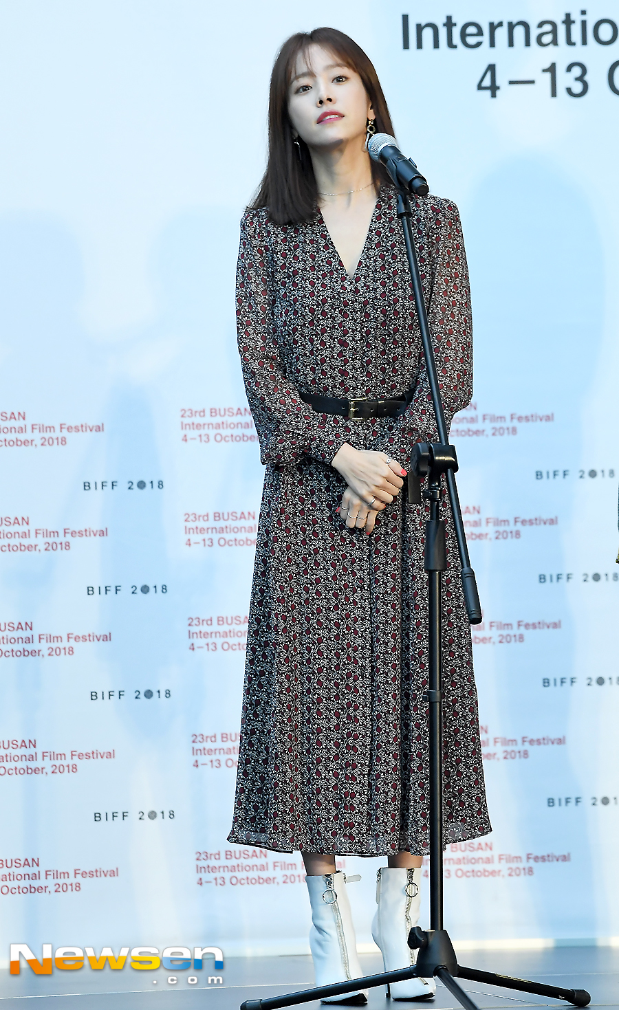 The movie Miss Back outdoor stage greetings were held at the Cinema Mountain of the Busan Haeundae District Film Hall on the afternoon of October 6.On this day, Lee Ji-won, Han Ji-min, Kim Si-a and Lee Hee-joon attended.Meanwhile, this years Busan International Film Festival will be held at the back of the Busan Haeundae District Udon Film Hall for 10 days from October 4 to 13.Jung Yu-jin