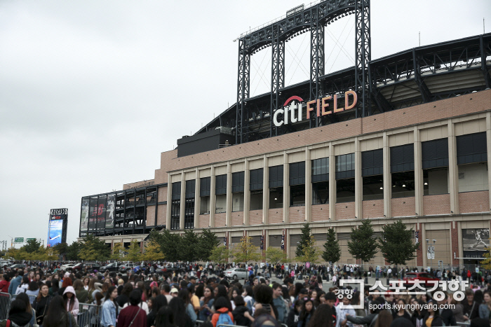 4 City Field The United States of Americas New York City, called the capital of the economy and culture of World around City Field, is one of the landmarks representing New York City, especially the baseball field Citi Field located in Flushing, Queens.The stadium is home to the United States of America professional baseball team New York City Mets, which is affiliated with New York City in 2009, and about 900 billion won was invested in construction with about 900 million Family Dollar Hanhwa.In addition, as the stadium opened, it sold the naming rights of the stadium to the financial company City Group, which totaled 21 million Family Dollars per year for 20 years.Hanwha is the most expensive stadium in World, where 22.6 billion won is given to the club.The stadium is transformed into a concert hall that accommodates 41,000 people, including standing.Since its opening, it has been used as a venue for high-end stars such as Paul McCartney, Billy Joel, Beyonce and Lady Gaga since its opening, due to its easy access anywhere in New York City and its wide parking lot nearby.BTS entered this place for the first time as a K-pop singer.They have always had the first performance of the United States of Americas AT Stadium at the most expensive stadium in World.The performance at City Field was not included in the early part of BTS Love Yourself tour, but it was dramatically named on the list at the end and ended the grand finale of the North American tour.The fact that more than 40,000 seats in the performance were sold out in less than 20 minutes, as well as performances in Cityfield, came as a shock to United States of America.Bailey, who came from West Virginia in front of City Field, said, Everyone can perform in City Field, but there are only a few people who can fill the audience.Beyonce was not successful in selling out, either.The area around Cityfield has already suffered from a struggle before the performance One Week.As at any United States of America concert hall in BTS, a tent village was set up in front of City Field to receive the numbering table first, and the New York City police, which originally prohibited homelessness near the venue, were troubled by their handling and eventually led the tent village to a parking lot, not a sidewalk near the stadium.The cityfield neighborhood was filled with fans who were ordered to deliver food through Uber or because of some yam-chee fans who did not line up properly in the morning and evening.In addition, broadcasters representing United States of America, including CBS and Fox TV, rushed to the scene of the tent village in front of City Field.The atmosphere has been heated up in earnest since the morning of the 6th (local time) when the performance was held.The entry line was much more dizzying because of the size that boasts an overwhelming size compared to other concert venues, and the line to buy the official Goods of BTS began to flock to 1,500 people in line from the morning.BTS fans, ARMY, were proud of the fact that BTS was on the City Field stage at the beginning of the United States of Americas first AT & T Stadium concert.This is a historical moment, Aiden said from Atlanta.I hope this BTSs Cityfield performance will play an important role in opening the way for other singers, he said.Michael, a 35-year-old male fan from West Virginia, said, City Field was the stage where members of the Beatles, including Paul McCartney, climbed up.I think it is great that BTS can be on this stage even with a short career. I expect there will be a good message at the historic venue, said Larry, 52, who drove four hours from Washington for his daughter and her friend. I think its more historic to be able to come to this venue with her.In the Goods sales area near the venue, there was also an event booth set up by Korea company LG.Near the booth, there was a cover dance stage packed with volunteers among the fans, and many fans were busy taking pictures with the live-action lighthouse of BTS in search of the event booth.This booth was accompanied by a performance in Los Angeles, Oakland and Chicago during BTSs tour to North America, said Seo Joo-mi, a brand promotion team at LG Electronics Global Marketing Center. The booth consisted of four sections: a product experience zone, a new speaker brand experience corner, and a photo zone where virtual reality studios and photos can be printed.At the booth in New York City, which was held from 9:00 a.m. to 6:00 p.m., about 10,000 fans went to the booth, more than 5,000 to 6,000 times more than average other places.In line with BTSs Cityfield performance, New York City Subway Corporation announced on its official social networking service (SNS) Twitter account that it will add alternative routes regarding Cityfield performances.In other performances, subway replacement service is also considered unusual in the local area compared to the case where shuttle buses are organized for the transportation of audiences.Ive seen a lot of artists perform, but its the first time Ive seen fans who run home in such a long line, said Joseph, who is in charge of security at Cityfields performance. More than 300 private security personnel were hired for this performance, and more than 100 police officers from New York City were also involved.In fact, it was easy to find fully armed police around the venue.By 4 p.m., the full-fledged entry began: long One Week, short hours of hard waiting, fans began to flock to the huge stage set in the outfield of Cityfield.They cheered while listening to music videos and BTS music before the performance.As time approached 7 p.m., the start of the performance, and darkness began to sink into the sky of New York City, the audience and standing seats began to be filled with the fans support tool ARMY Bomb.This is the moment the history of the end of the BTS 2018 North American tour and the beginning of the United States of America AT Stadium performance by Korea Singer cross.Outside the venue, fans who had been stretched to the nearby subway station were not able to control the excitement by listening to the song of BTS leaking in the stadium.Cityfield, which has become one big furnace, is even more unrealistic because of the so-called heat. New York City nights have begun to soar.