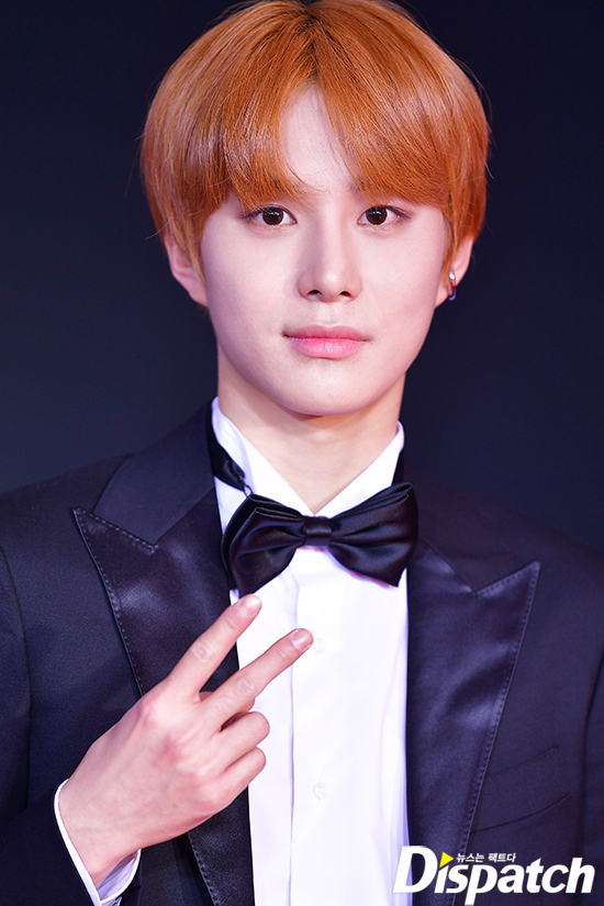 NCT127 Jung Woo stepped on his first AMAs Red Carpet, which has been a brilliant team since joining as an official member last month.Jung Woo stepped on the 2018 American Music Awards (hereinafter referred to as the 2018 AMA) Red Carpet at the United States of Americas Microsoft Corporation Theater at 4 p.m. on Saturday.Jung Woo said in a meeting with The NCT127 joining, Its miraculous, and I still cant believe Im here for AMAs.Thanks to my brothers and fans, he said.Meanwhile, NCT 127 completed a successful United States of America promotion.Starting with the 90th Anniversary of Mickey Mouse concert, he appeared in Jimmy Kimmel Live! and Good Day LA to confirm his popularity.A domestic comeback is also set to be released on Wednesday, with the new album EnCity #127 Regular - Irregular (NCT #127 Regular - Irregular).He will begin his career with the title song Regular.AMAs Red Carpet.I dont believe it.Miracle!