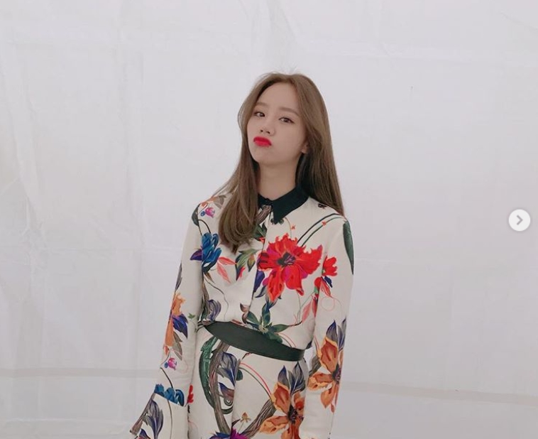 Hyeri, a member of the group Girls Day, showed off her watery beauty.Hyeri posted two photos on her Instagram account on October 10.In the public photos, Hyeri is wearing a flower pattern One Piece, with a slightly-drawn lips that create adorableness.Fans who encountered the photos responded such as Flower Hyeri and Hyeri sister is happy to have pictures frequently uploaded these days.kim ji-yeon