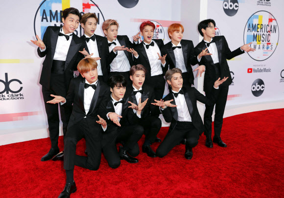 Group NCT 127 poses at the 2018 American Music Awards Red Carpet Event at the Microsoft Corporation Theater in Los Angeles, USA, on the 9th (local time).EPA Yonhap News