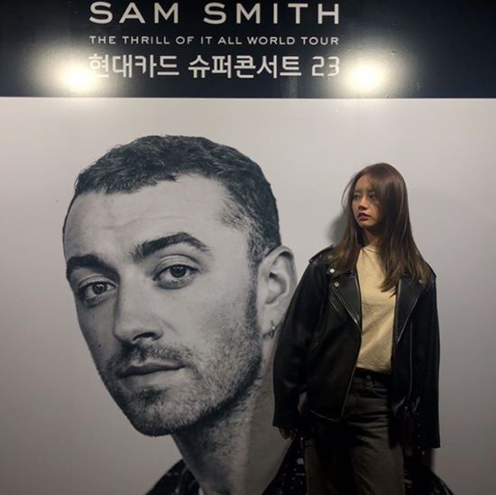 Girl group Girls Day Hyeri visits Sam Smyths Concert Celebratory photohas released the book.Hyeri posted a photo on his 10th day on his Instagram page, tagging Sojin, saying, Thanks to Sister.The photo shows Hyeri, who visited the Sam Smyths Concert scene.Hyeri and Sojin attended the concert held at Gocheok Sky Dome the day before.Sam Smyths first concert was attended by many stars besides Hyeri and Sojin.On the other hand, Hyeri has been loved by TVN Amazing Saturday and so on.Photo = DB