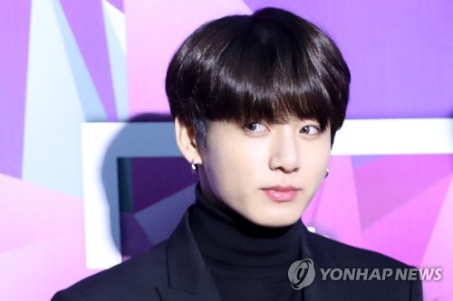 Jungkook was sorry to be upset when he was unable to choreograph the day after hurting his heel just before the BTSs Love Yourself (LOVE YOURSELF) tour in Otuarena, London, on the 9th (local time).Singing most of the songs on Chair, he wiped away tears in the middle of the stage, and while doing the ending Re-Ment, he buried his face in his lap and showed tears.Then, in the audience, Its okay and Do not cry came out, and the members also knocked on their backs, saying, Its okay, its not your fault.Jungkook said in the ending Re-Ment, Today I originally prepared English language Re-Ment, but suddenly I came to speak in Korean to tell you with my heart. I really expected a lot and thank you for making me really happy on stage.I am committed to not having this happen again as I go through today. Ji Min also said, Jungkook will worry, but I do not want to worry too much because I will heal soon. Jungkook went back and cried again, so I asked him to shout Jungkook A Love you.The members were thrilled by the hot response of British fans, shouting Thank You Ami (fan club).Sugar said, I think Otuarena should be wider because it contains all of your passion, and Jean was cheered by saying, I promise you I will come to England once again and show you a good stage.Prior to the performance, BTS agency Big Hit Entertainment reported on the rise of Jungkook through official SNS.Jungkook was injured when he was lightly unwinding in the waiting room in the performance hall after rehearsing and sound checking about two hours ago and hit his heel against the furniture and was greatly torn, the agency said.Emergency medical staff dispatched to the theater and treated the wound after the treatment, he said. The medical staff reported that it is not a big injury, but bleeding may occur in the injured area.Jungkook will participate in the performance, but he will sit in the chair and perform without choreography so that there will be no problem in the wound area. BTS will perform one more time here on the 10th.Sitting on the Chair with a heel injury, singing...the audience Its okay and Dont cry shouts