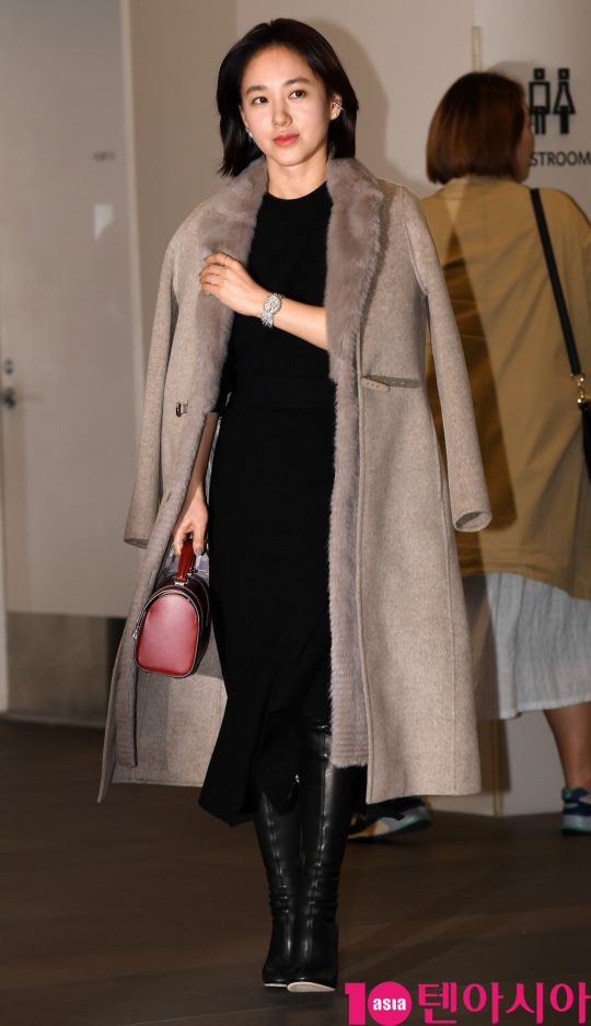 Actor Park Joo-Mi enters the G Fashion Night Event at Yangpyung GS Gangseo N Tower in Gangseo-gu, Seoul on the afternoon of the 11th.