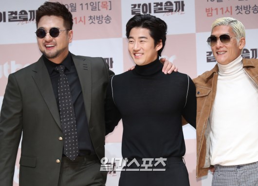 Walking Together (PD Jung Seung-il) is a reality entertainment program on the subject of walking with friends, and will draw a pilgrimage journey to Spain Santiago by the national group god five (Joon Park, Yoon Kye-sang, Denian, Son Ho-young and Kim Tae Woo), which boasts a 20-year friendship.First broadcast at 11 p.m. on the 11th.