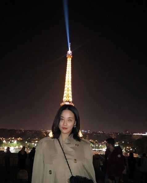Lee Joo-yeon, an actor from the group after school, showed off her beauty.Lee Joo-yeon posted a photo on his instagram on October 10 with an article entitled Eiffel hat.Inside the picture was a smiling Lee Joo-yeon in the background of Eiffel Tower, who added a chic look with a trench coat.Lee Joo-yeons alluring look draws Eye-catchingFans who encountered the photos responded such as cute, Eiffel Tower hat and pretty.delay stock