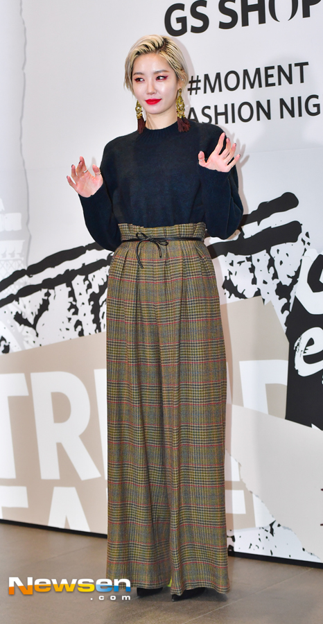 The G Fashion Night photo wall Event commemorating the renewal of the four major brands of GS Shop was held at GS Gangseo N Tower in Yangpyoung, Yeongdeungpo-gu, Seoul on October 11th.Kim Sae-rom attended the meeting.Jang Gyeong-ho