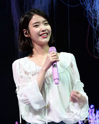According to the agency Kakao M on November 11, the new song Pippi released by IU at 6 pm before Haru has renewed the record of 24 hours cumulative soundtrack Lee Yong embroidery of the largest soundtrack site melon in Korea.Pippi has exceeded 1 million cumulative soundtrack Lee Yong in 16 hours.After 23 hours of public release, Lee Yong-yong exceeded 1.42 million embroidery at 5 pm on the day.As a result, IU was announced as the soundtrack of MBC Infinite Challenge Yeongdong Expressway Song Festival in 2015, and once again ranked the top of the category, exceeding the duet song Leon (1.4 million people) with Park Myung-soo, who kept the first place in the cumulative soundtrack Lee Yong-a-soo for 24 hours.Pippi is popular with Perfect Olkil in the first place on the real-time soundtrack chart of 8 major soundtrack sites in Korea such as Melon, Genie and Soribada.This is the result of winning all of the popular songs such as Rocco Itll Take Time, Showtime Money 777 contest Good Day, icon Bye-geol, Lim Chang-jung Haru never loved you, and Vibe Im Riding in the Fall.In Melon, he achieved 13 roof kicks that mean the highest share figure beyond the real-time chart aggregate range.In the meantime, Billboard, a famous American music media, also illuminated the comeback of IU through the K-pop corner of the homepage.In the past year, a similar message has been preceded through Palette and Twenty-three in 2015. In all three songs, IU showed her growth as an artist with her own color and showed her identity to the world. IU, who climbs to the top of the soundtrack chart like magic every time he releases a new song, once again proved to be a singer who is called Chitki of the Songs by sweeping the charts with the song of the alternative R & B genre that he made his debut tenth anniversary and tried for the first time after his debut.It is noteworthy how long the IUs first-place march will continue, with the soundtrack strongmen scheduled to scramble one after another in October.Meanwhile, the IU will hold a debut tenth anniversary tour Now in Busan on 28th, Gwangju on November 10th, Seoul on November 17th and 18th, Hong Kong on December 8th, Singapore on December 15th, Bangkok on December 16th and Taipei on December 24th and 25th.
