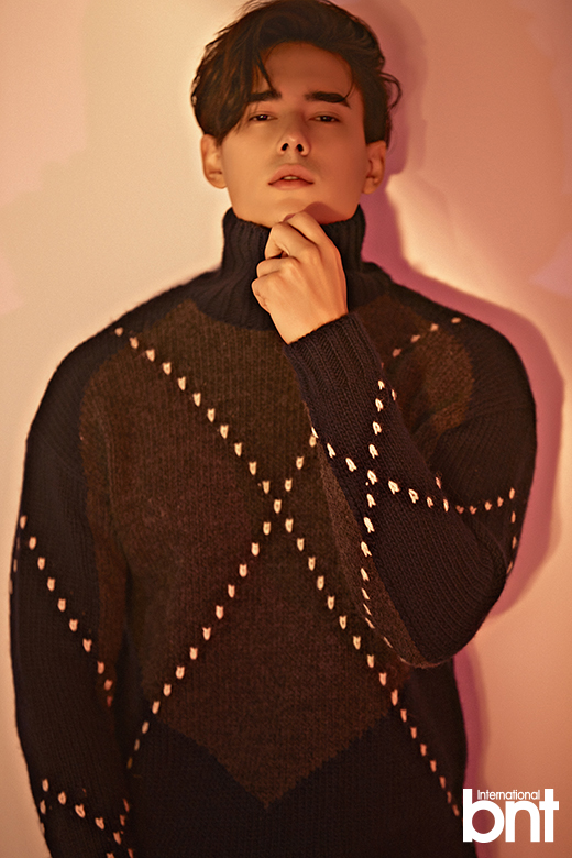 Jang Min and bnt, who were born between a Korean father and a Spanish mother and are active as models, broadcasters and YouTubers, filmed the picture.In the photo shoot, which was conducted with three concepts, it showed warm visuals and superior proposals.The first was a check pattern suit and a light pose to complete the Model down image. In the subsequent shooting, the denim was matched to the turtleneck of the Argyle pattern to create a casual mood.In the final shoot, he produced an attractive atmosphere with white shirts and pants.In an interview after the filming, he asked about the opportunity to start working on Model in Korea. When I was in Spain, I worked as a trainer because I liked Exercise.Then I suddenly thought I wanted to lose weight, and the photographer Friend wanted to leave a work together, so I took a profile photo after weight loss.I came to Korea because I thought I wanted to learn language and act as a model in my fathers Europe while I was thinking about going back to Spain, he said.Asked if there was any difficulty after choosing Korea, he said, I came when I was a child, and my father did Korean food in Spain, so Food was not unfamiliar, but it was the hardest communication part because I could not speak Korean.I remember that it was very difficult when I first came because I had my own life even if I had relatives and friends. In Spain, he suffered a severe Shiv Sena so that he could not make a girlfriend. Shiv Sena was severe in middle and high school.Originally, there is Shiv Sena in all Europe, and even though he was born and raised in Spain, it seems that discrimination was severe because he was mixed race.Unlike Korea, Spain saw me as an Asian. He appeared as the first host of Season 2 for the first time in Korea, and said he felt grateful for the signing and photo requests after the broadcast. I did not know that Koreans would like to welcome and like it like this.I think you might have liked the bright things when you were with Friends. I am interested in food so much that I dream of a chef, he said. There are many similarities between the original Spain Food culture and the Korean Food culture.She cooks Shangri-A and tomato pork well. Korea Food knows how to make kimchi fried rice, kimbap, and chicken fried soup.It would be fun to set up a Spain restaurant in Korea later. He was appearing in Family Diary and also had a Top Model for dinner with his acquaintances for 30 days, saying, It was hard to eat together every day for a month, but it was fun.I thought it was important to spend time with my family. I missed my family and my father in Spain. Asked if there is a program that he wants to appear in the future, he said, The law of the jungle is fun.I would like to introduce Spains food and pretty places, the sea and mountains, buildings, traditional dances and music to Koreans, but I would like to also appear in Battle Trip in that regard. When asked what Korean culture I want to inform Spain people, I said, I want to tell you about the culture and drinking culture when working with Food.I was shocked when I first heard the word juju in Korea.Ive never heard of such a question before in Spain, he said, adding, The amount of alcohol is about three bottles in shochu. My favorite drink is makgeolli.Anju likes chicken feet and makchang, and I like spicy things. When asked about her ideal type, she said, I like Korean women. Is it different in the nature of Spain and Korea women? Korean women seem to be polite to adults.Also, Korea seems to be good to be able to play variously while dating, and it is good to have a woman who exercise because it is good to share her favorite hobby with a woman friend.If I get married, I want to do it with a Korean woman. When asked how she usually manages her body, she said, I am eating one meal a day and I am going to eat healthy food.I can not do that on a day when I have an appointment, but when I am alone, I keep my weight like this.Exercise also thinks that you have to be strict with yourself to make the body you want.The most important thing is that we have to keep moving. When asked if he had a greedy AD, he said, I want to try perfume AD. I always thought it was great to watch perfume AD.I also wanted to create such an image when I saw music, atmosphere, and artistic editing. As a close entertainer, Moon GABEE and Dave said, Moon GABEE met five years ago in Thailand working at the same company and is a good person.He also said that he and Dave are so close to each other because they are on YouTube. Asked what he thought about the modifier Spain Daniel Henney, he said, I am a person who personally respects and likes.But I want to work in my style rather than compare it. When asked about the plan in Korea, he said, I want to continue living in Korea. I will study Korean harder.If I have a chance, I would like to try Top Model in the thriller genre by learning to act more skillfully in Korean.I dont want to rush anything, but I want to keep working with Model and broadcasting in Korea in the future.bnt offer