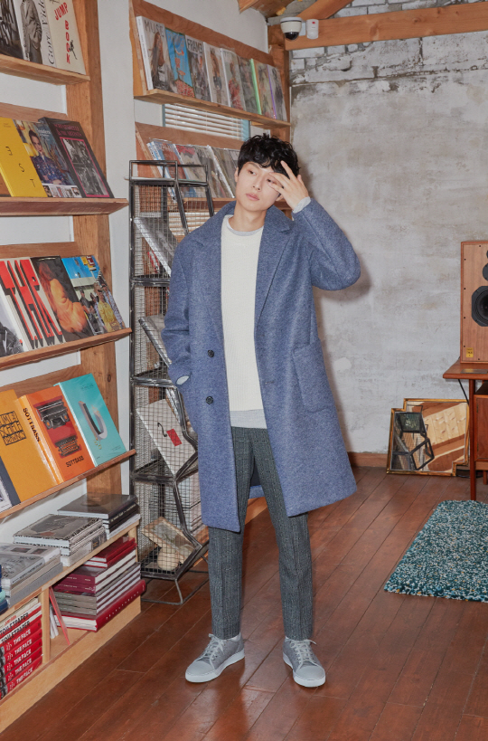 A winter picture of Miss Brother Kim Choong-jae has been released.ProjectM (PROJECT M), a refind casual brand developed by Ace Fashion Co., Ltd., unveiled a winter Coat picture of Kim Choong-jae, which is working as a brand model.Kim Choong-jae has brought up his warm charm by digesting the calm and sophisticated color of Coat in various stylings in this picture.Among them, Kim Choong-jae, who has been Choicesing Check Coat, which is particularly strong in the F/W season, showed a wearable and moody winter look by matching slacks and Snickers.In addition, the semi-overfit Coat of the soft blue tone matches the Ivo Banley knit to brighten the beauty, while the formal standard pit Coat showed the chic mood that matches the winter with the Tilgreen color Choices.Meanwhile, ProjectM, which completed Kim Choong-jaes winter fashion, plans to offer easier styling to consumers as it is ahead of the launch of more diverse colors, materials and fits of Coat this season.The products worn by Kim Choong-jae can be found at the nationwide Project M store and homepage.