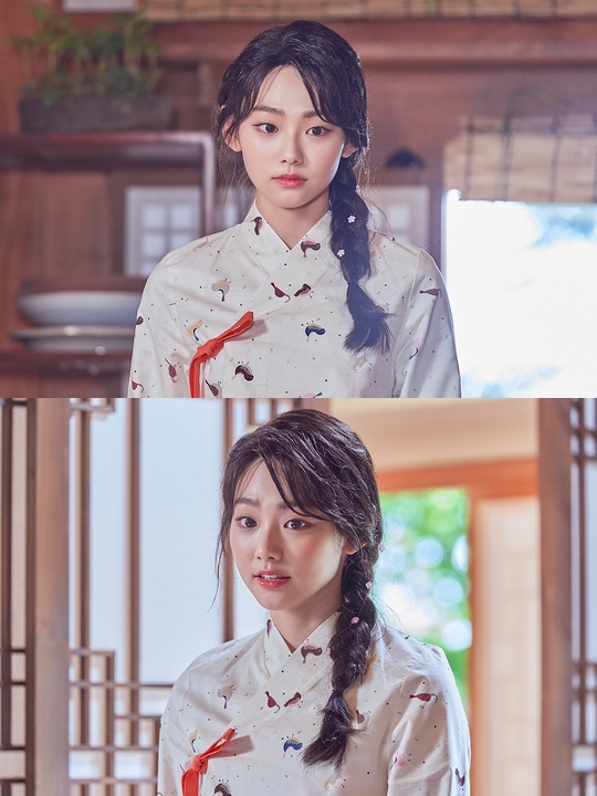Actor Kang Minas plump charm is reborn as a dot in Tale of Fairy.Kang Mina, who will Minute as Jumsuni, has properly emanated a youthful charm in the TVN Mon-Tue drama Tale of Fairy (playplay by Yoo Kyung-sun / directed by Kim Yoon-chul), which will be broadcasted on November 5th.The Jumsuni, which Kang Mina will draw in the play, is a daughter born between Sun-ok Nam (Moon Chae-won, Go Doo-shim Minute) and his husband, a woodcutter.Jumsun, who repeatedly died Again, was born as a tiger in his present life, but became a human being through training.After becoming a human being, somehow, it demonstrates the ability to freely come and go between cats and people, creating an unpredictable new event.Especially, he is a novel writer who works as a novel writer.In addition to his moves, he plays cute between Jung Ihyun (Yoon Hyun-min Minute) and Kim Geum (Seo Ji-hoon Minute) to find his father.It will lead to the central story of the drama and add fun like a real thing.Kang Mina (played by Jumsuni) is equipped with a clear and clear eye as well as a bright smile that bursts into juice.From her finely braided hair to fine hanbok, she seems to resemble her mother Moon Chae-won (Sun Ok-nam station) and Go Doo-shim (Sun Ok-nam station) as it is, and expectations are added to the pleasant energy she will show in the Tale of Fairy.The Tale of Fairy, based on the topic webtoon, is a story that happens when Sun Ok Nam, a barista who became a barista waiting for a treemans Dead Again at Gyeryongsan for 699 years, meets Jung Ihyun and Kim Geum.If you are curious about the cat-like charm of Kang Mina, which is refreshing, you can check it out at Tale of Fairy, the first TVN new Mon-Tue drama, which will be broadcasted at 9:30 pm Minute on November 5th.sulphur-su-yeon