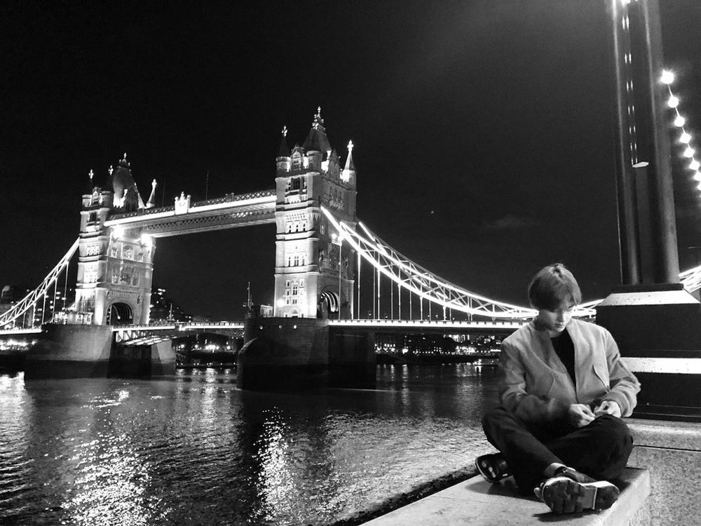 Group BTS (RM, Sugar, Jean, J-Hope, V, Ji Min, Jung Kook) member V released a visual that shines more than London night distance.V posted four photos on the official BTS SNS on the afternoon of October 12, along with an article entitled London 1/4.The photo showed V posing in front of the London River Thames Bridge in England, where V drew attention with a sculpture-clear features.BTS, which belongs to V, is working on the global tour LOVE YOURSELF (Love Yourself), which starts with the Seoul performance at Jamsil Stadium in Songpa-gu, Seoul at the end of August and leads to 41 performances in 20 cities.Following the North American tour, he has completed the London Otu Arena performance in the UK and will leave performances such as the Netherlands Amsterdam, Berlin, France Paris and Japan Dome tour in the future.hwang hye-jin