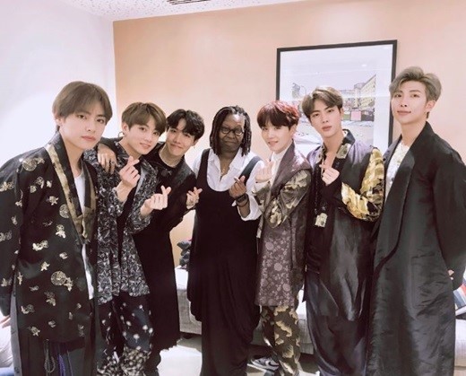 Group BTS met actor Uffy The Goldbergs on the BBCs flagship talk show The Graham Norton Show.Jimin is absent from the health issue, and fans are cheering.On the 12th, BTS released a photo on the official SNS with the explanation We met Uppy The Goldbergs.In the photo, BTS is looking at the camera with a hand heart with Uffy The Goldbergs.Uppy The Goldbergs also expressed his affection for BTS on his SNS with the article Love these guys!!In particular, BTS is wearing Korean traditional clothing in IDOL music video.BTS and Uppy The Goldbergs met on The Graham Norton Show.The Graham Norton Show is the UKs leading program on BBC Channel, which has been hosted since 2007 by actor and comedian Graham Norton, and is the UKs best late-night talk show featuring world-class stars.BTS re-asserted its global presence by reporting the appearance with Whoopi The Goldbergs, Jamie Dornan and Rosamund Pike.It is also known that he has set up IDOL stage as well as talk.However, Jimin did not attend the recording. Big Heat said, From the morning of the recording, severe walls were gathered on the neck and back to take medical measures.I arrived at the station and tried to participate in the recording, but I decided not to proceed with the recording because my physical condition was not good. Fans are pouring hot cheers, saying that it is good to pour love calls from all over the country, but health is the first priority.As a result, BTS continues its global career by launching its famous American programs Americas Got Talent, The Tonight Show Starring Jimmy Fallon, and Good Morning America, followed by UK talk shows.Meanwhile, BTS held a concert for European tour concert at London O2 Arena on October 10.O2 Arena is a large venue where the 2012 London Summer Olympics were held. 40,000 concert tickets for two days were completed at the same time as the reservation began.BTS SNS, Uffy The Goldbergs SNS