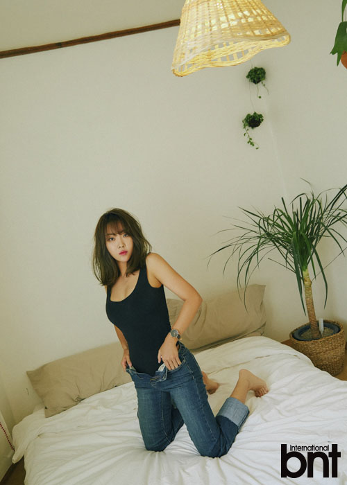 Narsha, who is buying the envy of the netizens, has been filming with bnt, revealing her honeymoon life with her husband, Hwang Tae-kyung.Narsha showed off her healthy body while wearing a jacket in a body suit in this picture, and she also showed off her stylishness by matching her shirt and bustier with casual charm with denim costume.In an interview after the filming, he is currently working as a web entertainment Beauty Log MC, and he said, I am trying to find out what beauty trends are among young friends.SBS Plus Night in Your Advantage! Night Opening revealed the honeymoon life, saying, I still feel like dating my husband.Narsha, who had just begun to laugh when she talked about her husband as a new house that celebrated the second anniversary of marriage.He was often told that he had become calm after marriage, and he said, I became stable and mature. When asked if I had been fighting a couple, I said, I have not fought yet.My husband is so rational that if there is a problem, I apologize first and solve the situation quickly. As soon as my husband looks the most cool, he says, I feel sexy working.I am the same age, but when I see a husband who is more mature than me, he is like a brother and trustworthy.When asked about his admission to Seaworld, he said, It is still difficult and awkward, but I hope I can see him often so that I can get closer as soon as possible.When asked why she made full makeup for two hours before meeting her mother-in-law, she replied, I like it too much if I decorate it.Narsha, known as the famous entertainment company, said, I do not know my liquor well.In the past, a broadcast was known to have an alcohol craving gene, which caught the eye.However, after marriage, much changed, he said, After marriage, drinking decreased.Its more fun to talk and play at home with your husband than to drink, he said.In the meantime, Narsha has recently succeeded in dieting after a severe management and collected topics.I made 23 inches in waist size in 49 days, he said, adding that he lost his workout for three hours every day.Because of his slim body, he was suspected of correcting his body with a photo shop because of the curved electric pole in the photo uploaded to SNS.Although the photos were not corrected, the suspicions of the netizens did not cease for a while, and the controversy ended only after the due diligence of the curved steel pipe Jeonju, which eventually calls Electric pole, was revealed.But the absurd happening was a chance for Narsha to be a phone caller.He said that he was taking AD with Korea Electric Power Corporation thanks to the Electric pole photo. He said, I contacted KEPCO about whether you enjoyed the photo and I am currently coordinating the AD shooting schedule.I could hear the story about Brown Eyed Girls, and as the gap grew longer, rumors spread that it was dismantled by the public, but he said it was completely irrelevant to the facts.When asked if he would come back, he said, The reason why the activity is delayed is because the members have become busy because of the increased number of personal activities.I think I can tell you good news soon, he said, and finally asked about his goal, I want to be a healthy person, both in my body and in my mind.