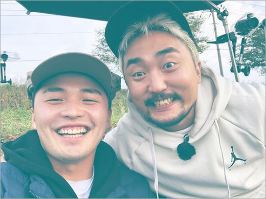 Singer Microdot posted a photo of him with broadcaster Yoo Byung-jae, suggesting the next guest of The Fishermen and the City.Microdot posted a picture of her smiling smile with Yoo Byung-jae on her 13th day in her instagram with #City Abu Next Week cute Ottawa.Microdot is appearing on the comprehensive channel channel channel A Follow Me, Follow The Fishermen and the City and has developed into a lover relationship with Hong Soo-hyun, who appeared as a guest.Meanwhile, Microdot is active in various programs such as Channel A Follow MeThe Fishermen and the City City, Mnet Visit Teacher and MBC Ridy People.