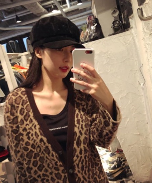 Singer Hyuna reveals happy routineOn the morning of the 14th, Hyuna posted a number of photos of her without any comment on her instagram.In the open photo, Hyuna is wearing a leopard-patterned cardigan and travels all over Japan.Especially, the clear smile and youthfulness unique to Hyona still make me happy.Previously, Hyuna officially acknowledged her devotion to DAWN DAWN, a member of the Pentagon, a junior member of her agency.However, in the process, it was revealed that it was a unilateral act that was not agreed with Cube Entertainment.Since then, Cube Entertainment has discussed the two peoples Exiting at their agency, but yet Hyuna has recently shown a healthy affection by posting a date photo with DAWN on his instagram.