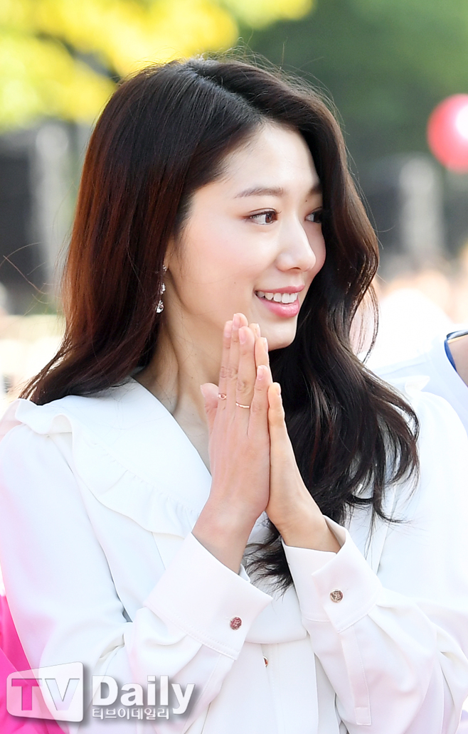 Actor Park Shin-hye attended the 2018 Pink Run Seoul Competition held at Seoul Yeouido Park on the morning of the 14th.Actor Park Shin-hye has a Hit to applaud on the day.Meanwhile, Park Shin-hye recently made a Confirm appearance in the film Ashley Cole.2018 Pink Run Seoul Competition