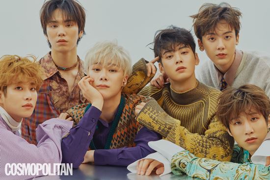 Group Astro released a complete picture through the November issue of Cosmo Politan.Cha Eun-woo, who has become a disassembled actor in the drama My ID is Gangnam Beauty, Moon Bin, who challenged the acting of the entertainment with The latest fashion program, and MJ, Chen Zhen, and Raki who showed off their emotional vocals in Masked Wang.Astro, who showed a stylish yet more mature appearance through the picture, emanated a unique bright and pleasant Beagle Me throughout the filming, and laughed at the studio scene.Each member showed a serious attitude as if they were taking a test of the 30 questions and 30 answers given to each person, a fun play with their own talents without having to make them in front of the Cosmo digital video production camera, and a synergy of the whole Astro.The full picture of the Beagle Stone Astro, the candid interview with the charm of the members, and the video contents containing Astros beagle can be found in the November issue of Cosmo Politan, SNS account, YouTube channel, website and so on.Photo: Cosmo Politan