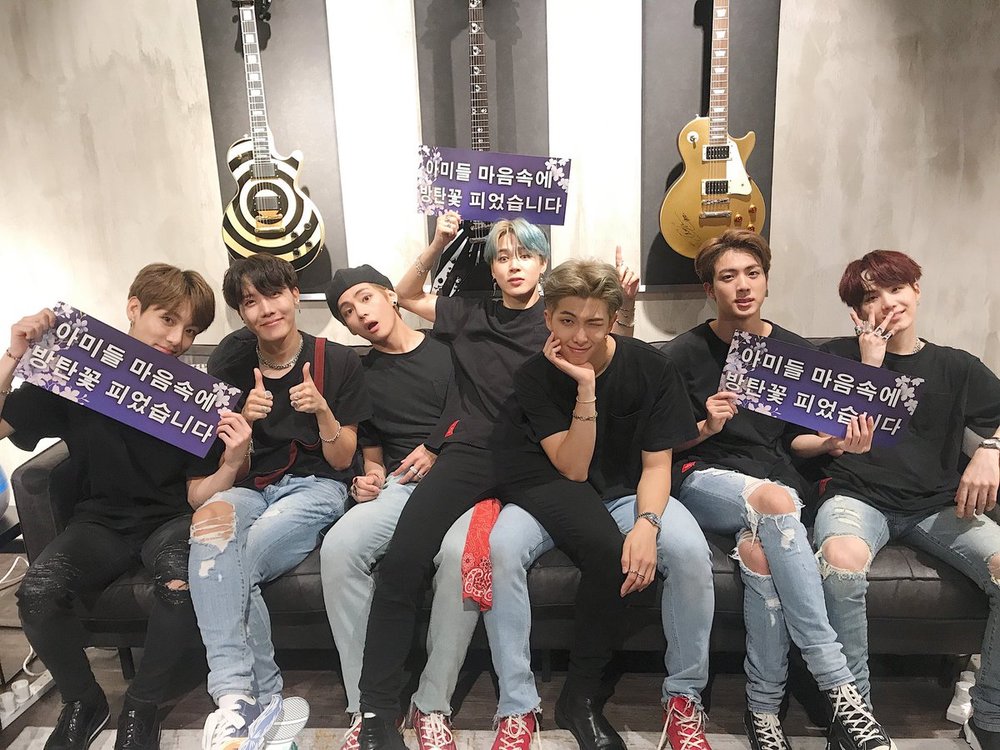 Group BTS (RM, Sugar, Jean, Jay Hop, Vu, Ji Min and Jungkook) successfully concluded the Germany concert.On October 18, BTS official Twitter operated by Big Hit Entertainment, a subsidiary company, said, Thank you for todays bulletproof, Berlin! BTS hearts are filled with ami flowers.Berlin 2nd performance and a picture was posted.BTS members in the photo are holding a placard with the phrase BTS blossoms in the hearts of the amis after finishing the performance.BTS held a global tour LOVE YOURSELF (Love Yourself) at the Germany Berlin Mercedes-Benz Arena for two days on the 17th and 18th.The tour, which started at Jamsil Stadium in Songpa-gu, Seoul at the end of August, will continue until April next year, including the Acor Hotel Arena performance in Paris, France and the Japan Dome tour in November.It will be held 41 times in 20 cities in total.hwang hye-jin