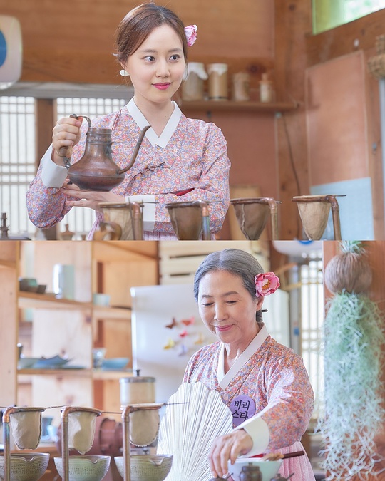 Actors Moon Chae-won and Go Doo-shim, who played the first two roles in the Tale of Fairy, revealed the attractive point of Sun Ok Nam.TVNs new Mon-Tue drama Tale of Fairy (playplayed by Yoo Kyung-sun/directed by Kim Yoon-chul) will be presented on November 5th. Jung I-hyun (played by Moon Chae-won, Go Doo-shim), a barista who became a barista waiting for the tree-studded Dead Again in Gyeryongsan for 699 years, It is a story that happens when you meet two men, Hyunmin Kim (Seo Ji-hoon), and Kim Geum (Seo Ji-hoon).Moon Chae-won, who transforms into a barista fairy in the gyeryongsan Cunyeo Dabang in the play, said, I was so excited to be a barista for 699 years waiting for the Wests Dead Again. I was attracted to Sun Ok Nam because I wanted to play a role as a good girl again.Go Doo-shim also said, It is attractive to use a unique imagination in a story that everyone knows. He explained why he chose Tale of Fairy.Moon Chae-won said, Pure, good, and straight, and a character who loves the world and the world.I have seen a lot of pictures to detect the atmosphere of the specific.In other words, I did not think of Lets do the same thing but tried to draw my own son. Go Doo-shim also expressed his unusual affection for Character, saying, It is a beautiful person with all the charms of women on earth.She imagines the story hundreds of times in her head to embody this kind of good-natured man, I am Acting with vivid recall of the scene as if it were a fairy tale.Moon Chae-won and Go Doo-shim, who have been receiving the big love of viewers with impressive acting in each work, are raising the expectation index of prospective viewers by coherently trying to act one character.TVNs new Mon-Tue drama Tale of Fairy, which is being completed with the affection of Moon Chae-won and Go Doo-shim, will be broadcasted at 9:30 pm on November 5th following One Hundred Days.sulphur-su-yeon