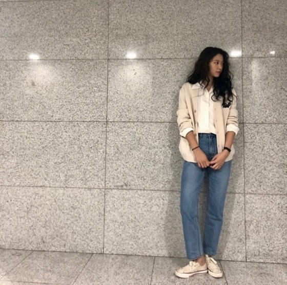 Seolhyun posted a picture on his 18th day with an article entitled Weather Honey on his instagram.In the photo, Seolhyun took a picture leaning against the wall, with a chic look along with autumn fashion.The netizens who responded to this showed various reactions such as Seolhyun sister is beautiful even if the weather is honeyed, Seolhyun is clear even if you honey, the clothes style is so cool.Meanwhile, Seolhyun starred in the film Ansi City which was released in September.