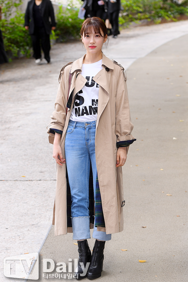 Heart Signal performer Seo Ji-hye attends SJYPs 19th S/S collection public event at Namsan Picnic in Namchang-dong, Jung-gu, Seoul on the afternoon of the 18th.SJYP 19 S/S Collection Revealed