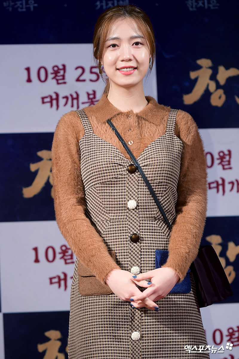 Actor Ryu Hwa-young, who attended the movie Rampant red carpet event held at Megabox, COEX, Seoul, on the afternoon of the 18th, has photo time.