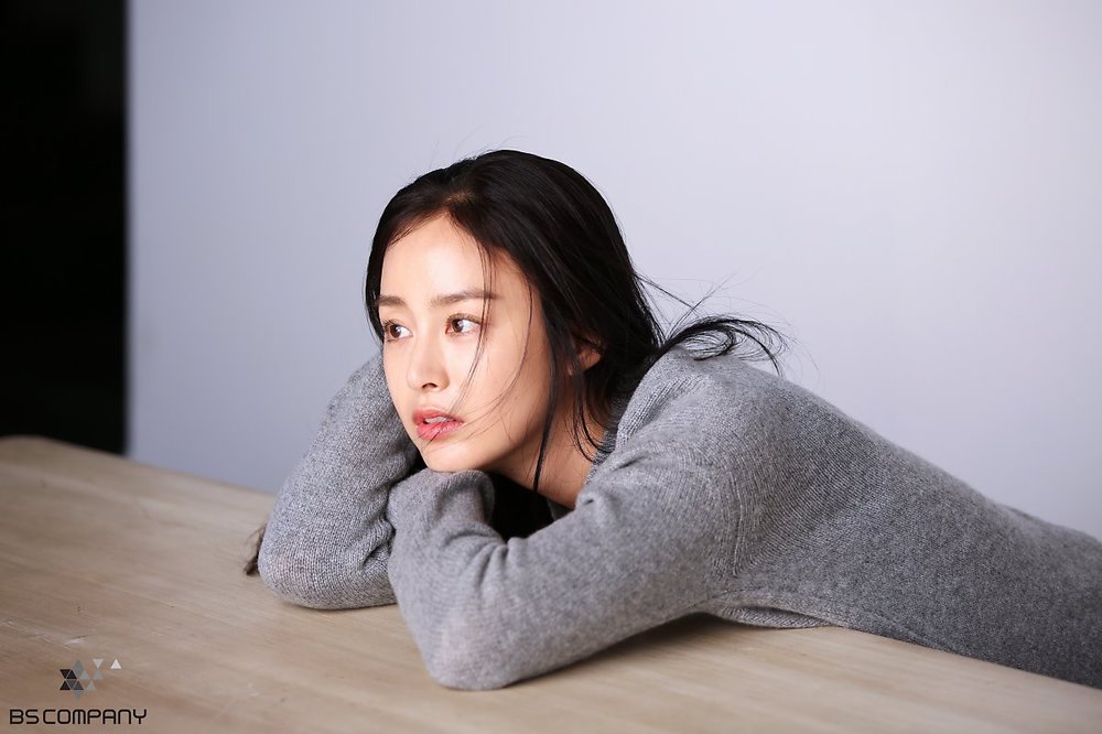 A photo shoot behind the actor Kim Tae-hee was released.Kim Tae-hee agency BS Company official Instagram on October 19, What if you are curious about the shooting scene of Kim Tae-hees picture that makes your eyes easier and better just by looking at it?Several photos were posted with the article.Inside the picture was a picture of Kim Tae-hee lying down in a gray knit.Kim Tae-hee is radiating the pure charm with a high nose and a large, clear eye.Kim Tae-hees fine legs, which are revealed under a knit dress in another photo, are also outstanding.The fans who responded to the photos responded such as Pretty is really pretty, How to get to Seoul National University on that face and It is good to be luxurious.delay stock