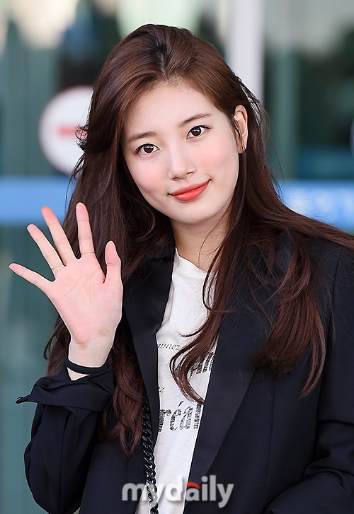 According to the Life Sharing Practice Headquarters (director, Il-myeon, monk), Bae Suzy celebrated his 25th birthday on the 10th of this month and practiced warm good deeds.In particular, the Life Sharing Practice Headquarters said, Bae Suzy has delivered 100 million won this year after last year.An official said, Thank you to Bae Suzy, who took the lead in creating a healthy and bright society.The donation will be added to the cost of treatment for Pediatric cancer and leukemia patients. Bae Suzy is famous for being an entertainment donor angel.He registered for organ and tissue donation in 2014 and has shown special interest in supporting children suffering from incurable disease such as leukemia and Pediatric cancer.In addition, in 2015, he joined the Honor Society, a large donor group, and is still leading the way.Every year, we did not spare any necessities for the underprivileged, and this year we delivered 20 million won to unmarried mother support organizations through foolish sharing.In addition, he donated 20 million won to the international relief organization World Mercy Korea for the improvement of the educational environment in Vietnam and Laos.