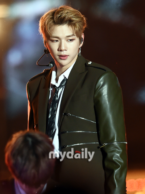 Group Wanna One Kang Daniel is performing a spectacular performance at the opening performance of the 2018 Busan One Asia Festival at the Busan Asiad Stadium on the afternoon of the 20th.The opening ceremony of the 2018 Busan One Asia Festival will feature Exo, Seventeen, Wanna One, NCT 127, Celeb Five, GFriend, Mamamu, The Boys, (Women) I-DLE, EXID and others.