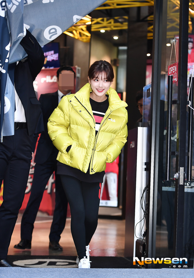 <p>Actor Kim Yoo-jung is attending Chugai Travel, a sports brand signing party held in Myeong-dong, Seoul on October 20th.</p>