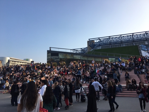 Paris:) Correspondent Kim Yong-rae = The fans gathered early Haru before the Acor Hotels Arena, a venue for the 19th (local time), ahead of the two-day Paris performance on the 19th-20th, the last schedule of World tour of the K-pop group BTS.Some enthusiastic fans began gathering in front of the venues from the morning of the 18th, 24 hours before the first performance at 8 p.m. (local time), and began preparing for a full-scale nighttime by putting on a mat and hitting a tent.Over time, hundreds of people have been up all night with the idea of ​​seeing the actual appearance of BTS members who have only seen the video and Worlds best performance.Fans gathered together and played BTS hit songs on portable speakers connected to smartphones, danced together, followed by songs, and inflated their dreams.It is estimated that more than 400 enthusiastic French Ami (a Fan club of BTS) spent the night in front of the Acor Hotels Arena before their first performance.French media, including BFM broadcasting, also covered the rare appearance of their youths who played a long picture in front of the performance hall Haru before the concert of the Korean boy band.Fans who have been all night have also seen a number of Fan clubs that shared a hot fan heart for BTS, preparing free coffee, croissants and energy bars on the morning of the 19th.It was a rare landscape where French young people were unifying with only one love for BTS.Melanie (19), who came out with excitement in the early hours of the morning, said in an excited voice, I still dream that I can see BTS concerts The April Fools where I live.I cant believe it until I listen to the song myself and see the dance, she said.One week ago, when President Moon Jae-in visited France, he went to see BTS, who appeared in the Korean-American Friendship Concert, only to enter the theater, but he was very sorry that he could not see his face properly.Melanie said, I will shout out loud in Korean that I have been waiting for a long time to sing, dance, enjoy and love BTS members with my friends.The Acor Hotels Arena The April Fools (formerly Palais Omnisport) is a representative complex of Cultural Revolution and sports facilities The April Fools located near the Seine River in the east of Paris, with about 20,000 seats.It is a place where Worlds super pop stars mainly use it as a concert hall when they perform The April Fools.40,000 tickets for James Stewart of the 19th to 20th, the last schedule of the BTS European tour, were sold out within minutes of opening the ticket and sold literally in a blink of an eye.These performances were usually limited to Anglo-Saxon Superstars, such as Rolling Stones, Paul McCartney, Bruce Springsteen, Madonna and Beyonce, said the French public AFP.This success of BTS The April Fools, France, has a special meaning due to the location of Paris in the heart of Western Europe and the traditional status of Europe as the cultural capital.BTS will perform two concerts The April Fools, which has been visited twice One Week, on the 19th and 20th, to make sure that the K-pop and the Korean Wave are as Kings as European fans and decorate World tour.French Ami, Accord Hotels Arena in front of the night, singing and dancing preview The Fan club that distributes free coffee and bread to the fans of the night is a 