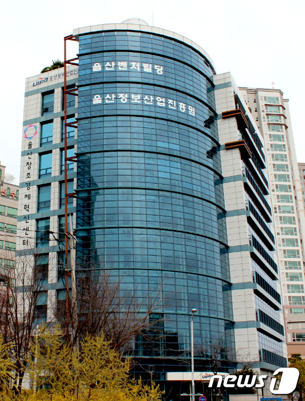 한국정보산업스마트팩토리 이미지