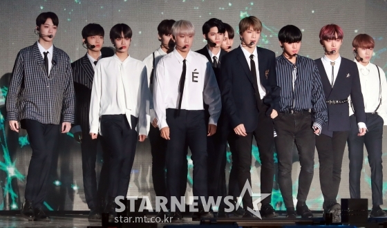 With the group Wanna Ones activity contract officially ending later this year, it is now impossible to see Wanna Ones Reality program.As a result of the 24-day coverage, Wanna Ones representative reality program Mnet Wanna One Go (Wanna One Go) is no longer produced for the last time Wanna One Go: X-CON.Wanna One, which was formed last year as Mnet Produce 101 season 2, has been showing Wanna One Go, which shows members Kang Daniel, Park Ji Hoon, Lee Dae-hui, Kim Jae Hwan, Ong Sung Woo, Park Woo Jin, Ry Kwan Lin, Yoon Ji Sung, Hwang Min Hyun, Bae Jin Young and Ha Sung Woon.Wanna One Go started in August last year with a two-part season 1, and aired the eight-part season 2 Wanna One Go Zerobase (WANNAONE GO: ZERO BASE) in November, and the five-part Wanna One Go Excon in May.Fans hoped to produce Wanna One Go Season 4 with Wanna One ahead of a comeback on November 19th.But it was decided not to produce any more Wanna Ones Reality program.Meanwhile, Wanna One hosted a world tour concert ONE: THE WORLD in June and met fans in 14 cities around the world for three months.Wanna One announced its first teaser image on November 24th, with the announcement that it will come back to the new album on November 19th through official SNS.